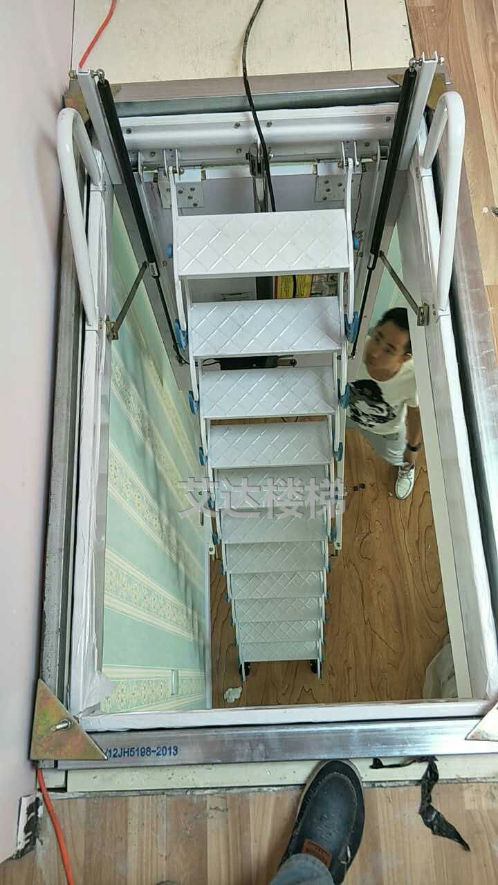 电动碳钢伸缩楼梯